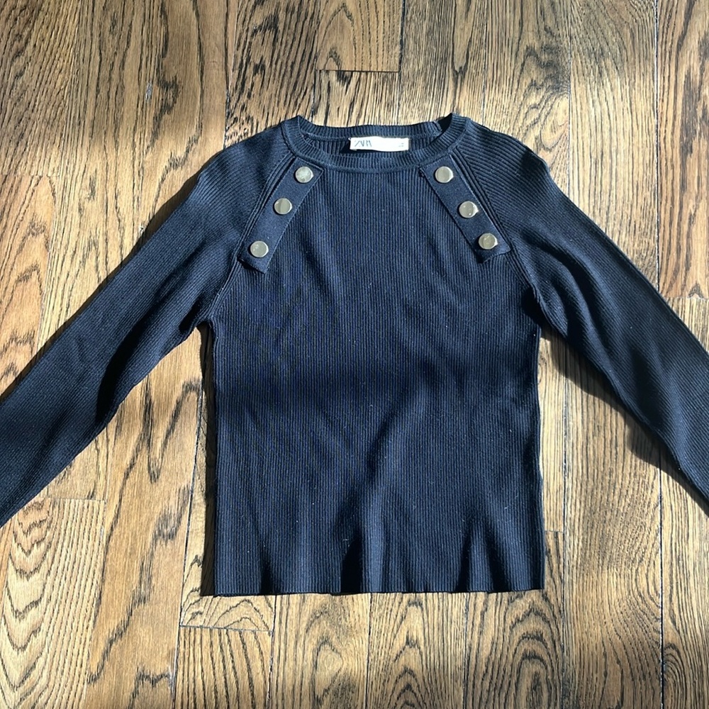 ZARA knit sweater with gold buttons